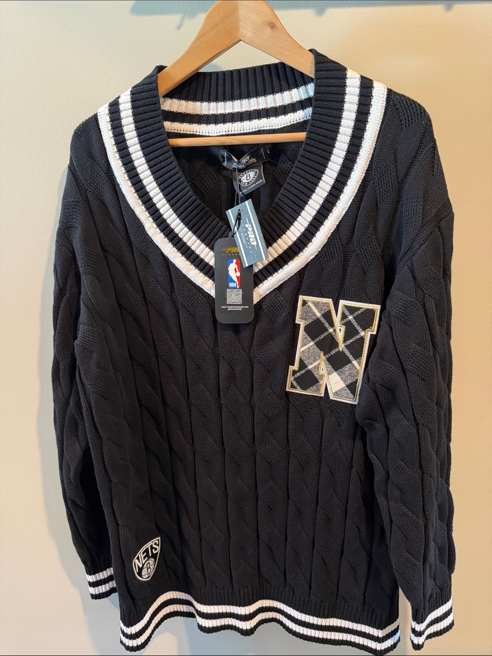 Pro Standard L NBA Brooklyn Nets Black Preppy/Varsity Cable Knit V-Neck Sweater